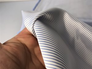 Acetat / viscose foer - stribet i lyse blå toner